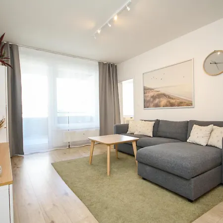 Apartment Cozy & Bright 2-bedroom In With Free Parking *