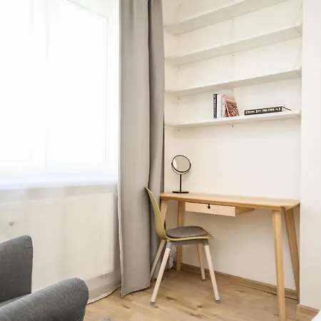 Cozy & Bright 2-bedroom In With Free Parking Trenčín