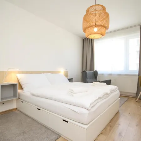 Cozy & Bright 2-bedroom In With Free Parking * Trenčín