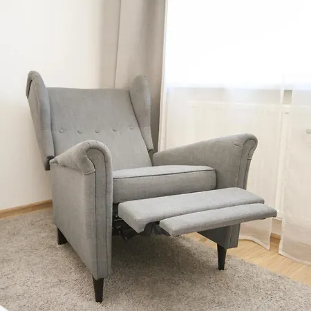 Cozy & Bright 2-bedroom In With Free Parking * Trenčín