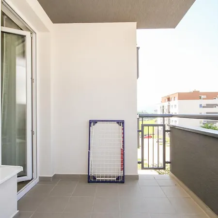 Cozy & Bright 2-bedroom In With Free Parking Apartment Trenčín